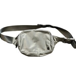 Authentic Lululemon Everywhere Belt Bag‎ Light Gray Fanny Pack O/S Waist
